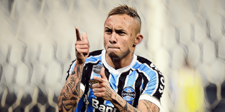 Everton Soares of Gremio