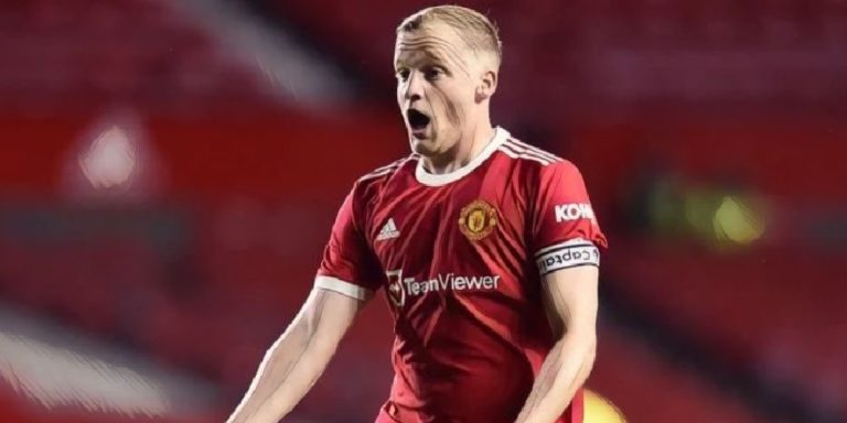 Manchester United's Donny van de Beek 2021