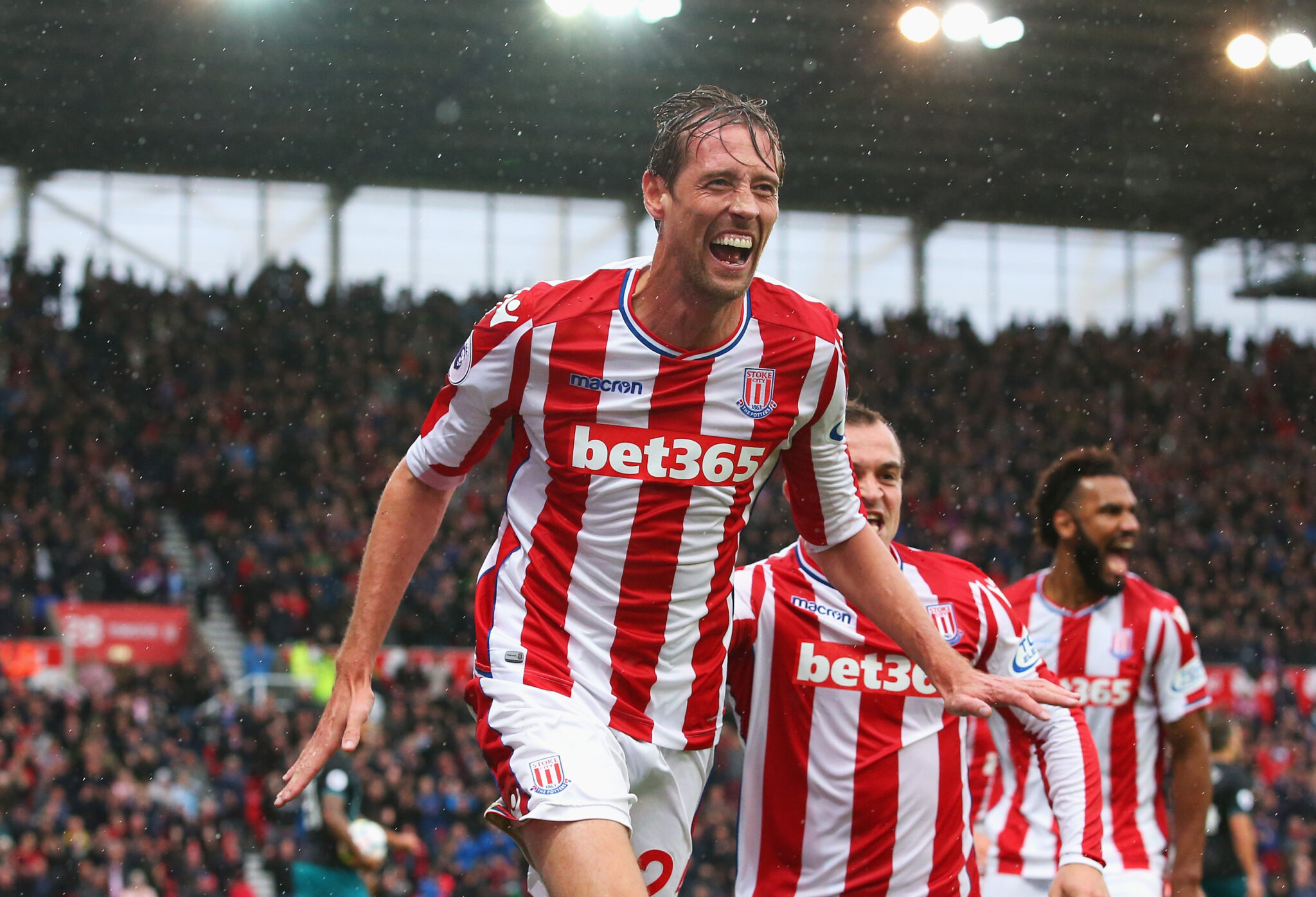 Noughties Nines: Peter Crouch - The genial giant
