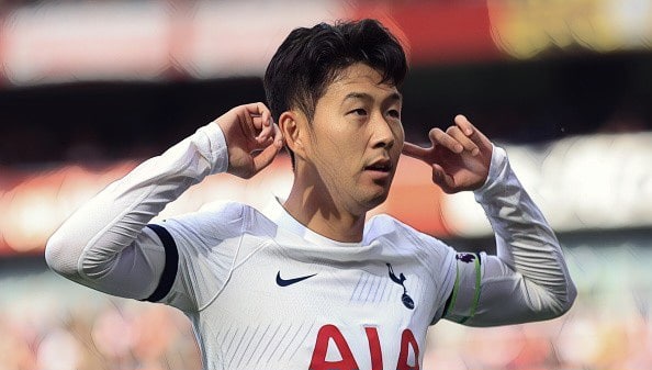 Son Heung-min of Tottenham Hotspur celebrates scoring his 2nd goal during the Premier League match between Arsenal FC and Spurs at Emirates Stadium on September 24, 2023