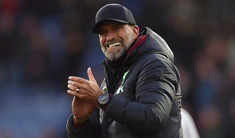 Liverpool's German manager Jurgen Klopp celebrates on the pitch after the English Premier League football match between Crystal Palace and Liverpool at Selhurst Park in south London on December 9, 2023.