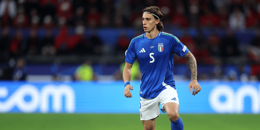 Arsenal and Chelsea are the only clubs in talks to sign Riccardo Calafiori from Bologna as things stand