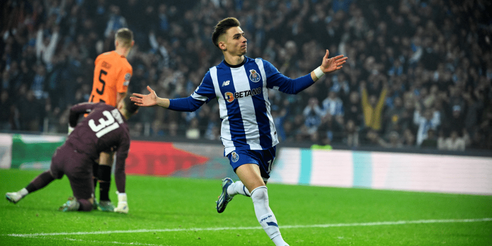 Chelsea are considering launching a move to sign Porto winger Francisco Conceicao before an increase in the player's release clause.