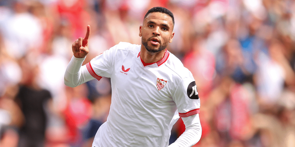 Fenerbahce are closing in on the signing of Sevilla striker Youssef En-Nesyri in a club-record deal worth in excess of €20m.