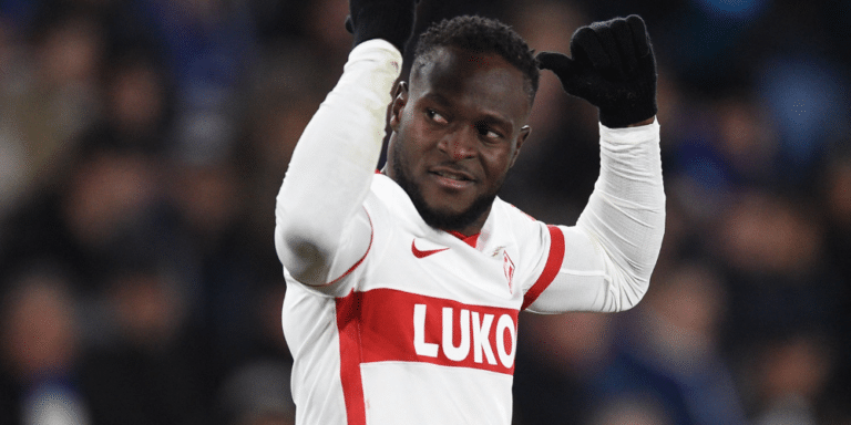 Chelsea cult hero Victor Moses has made a return to English football after signing for Championship club Luton Town.
