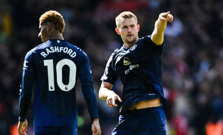 Manchester United defender Matthijs de Ligt (L) celebrates after scoring his team first goal during the English Premier League football match between Southampton and Man United at St Mary's Stadium in Southampton, southern England on September 14, 2024.