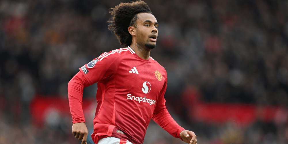 Juventus are monitoring the situation of Joshua Zirkzee at Manchester United and could launch a loan move to sign the striker next summer.