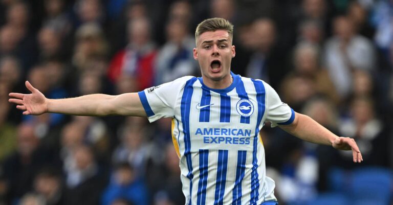 Evan Ferguson of Brighton & Hove Albion in action during the Premier League match between Brighton & Hove Albion FC and Wolverhampton Wanderers FC at Amex Stadium on October 26, 2024 in Brighton, England.