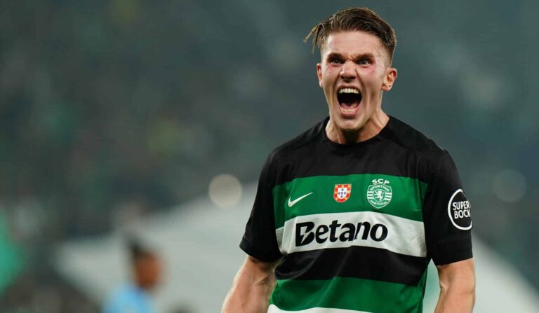 Viktor Gyokeres of Sporting CP celebrates after scoring a goal during the UEFA Champions League 2024/25 League Phase MD4 match between Sporting CP and Manchester City at Estadio Jose Alvalade on November 5, 2024 in Lisbon, Portugal.