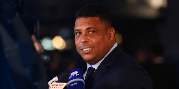 Ronaldo Nazario has compared Chelsea teenager Estêvão Willian to Barcelona's Lamine Yamal.
