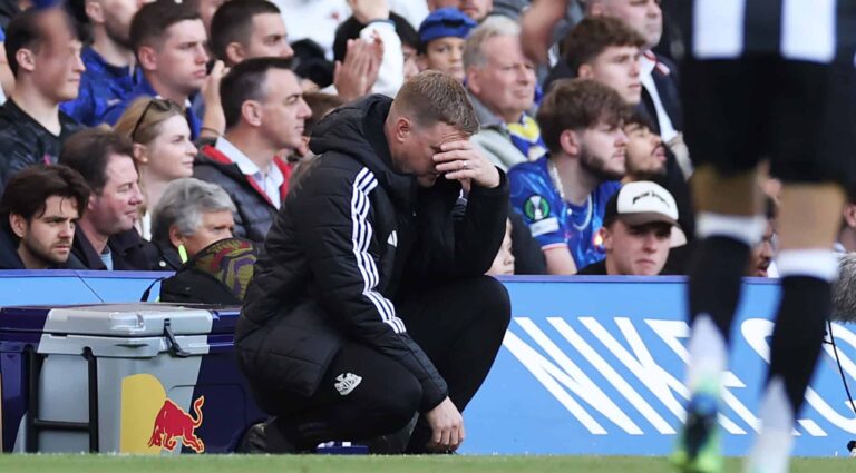 Newcastle United manager Eddie Howe reacts during the Premier League match between Chelsea FC and Newcastle United FC at Stamford Bridge on October 27, 2024 in London, England.