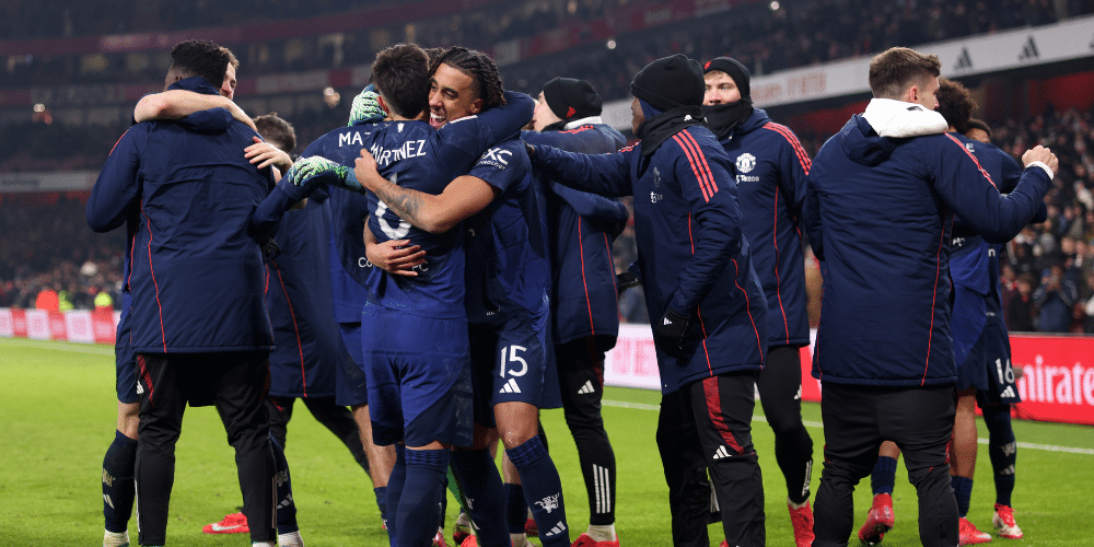 Manchester United aim dig at Arsenal after FA Cup triumph