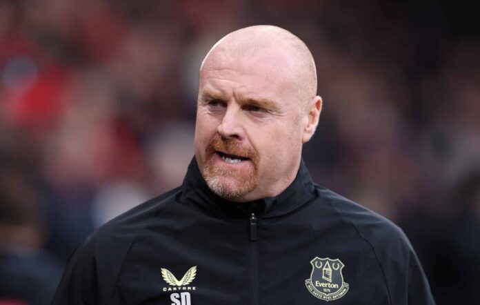 Sean Dyche, Manager of Everton looks on prior to the Premier League match between AFC Bournemouth and Everton FC at Vitality Stadium on January 04, 2025 in Bournemouth, England.