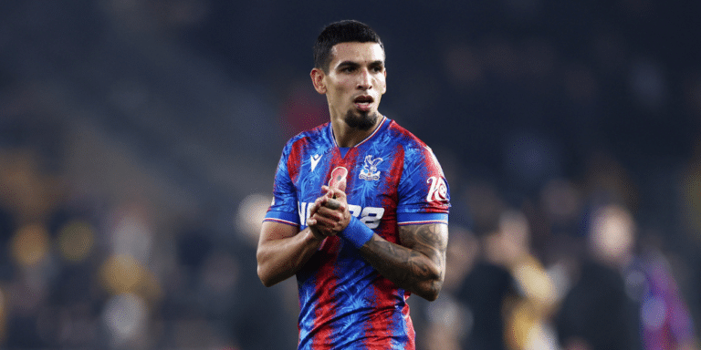 Chelsea and Manchester City are among the clubs considering a summer move for Crystal Palace full-back Daniel Munoz.