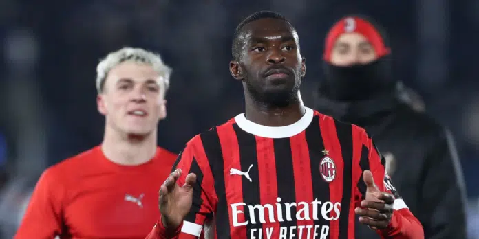 Former Chelsea player Fikayo Tomori in action for AC Milan.