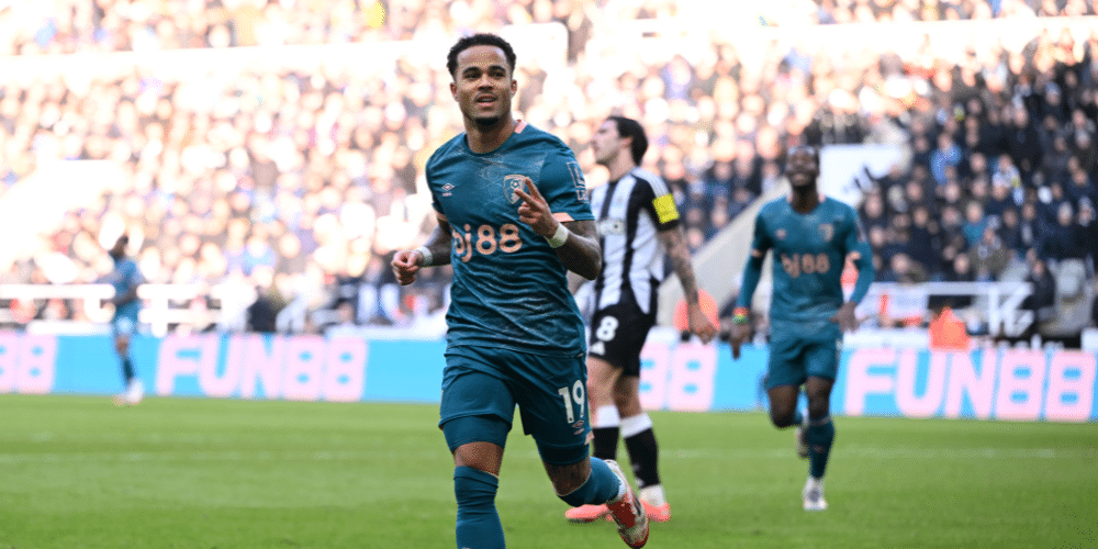 Kluivert claims Premier League Player of the Month award