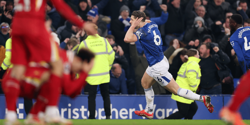 Tarkowski thumper earns Everton point in dramatic Merseyside derby