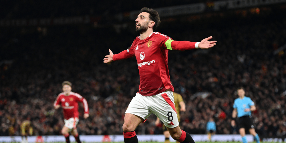 Bruno Fernandes has revealed he turned down an offer to leave Manchester United last summer.