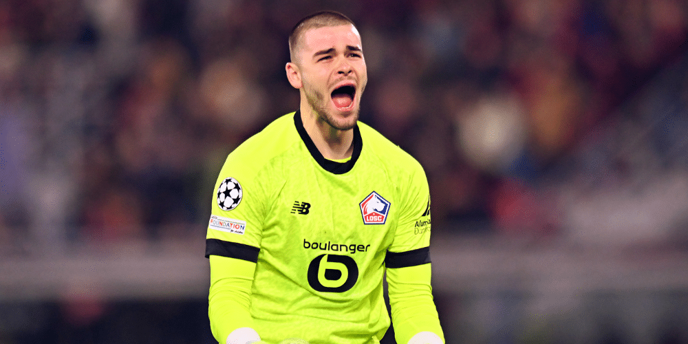 Manchester United 'mulling over' £34m bid for Onana replacement