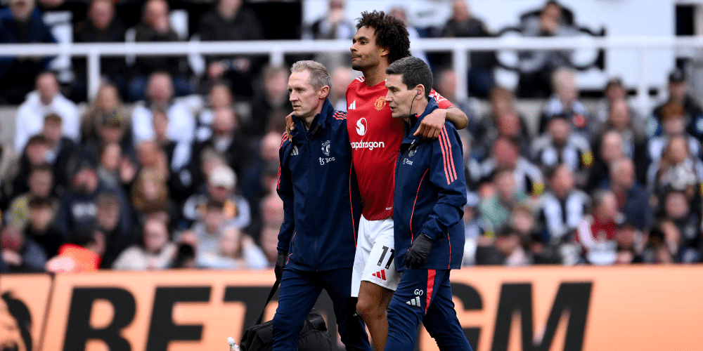 Manchester United confirm Zirkzee to miss rest of the season