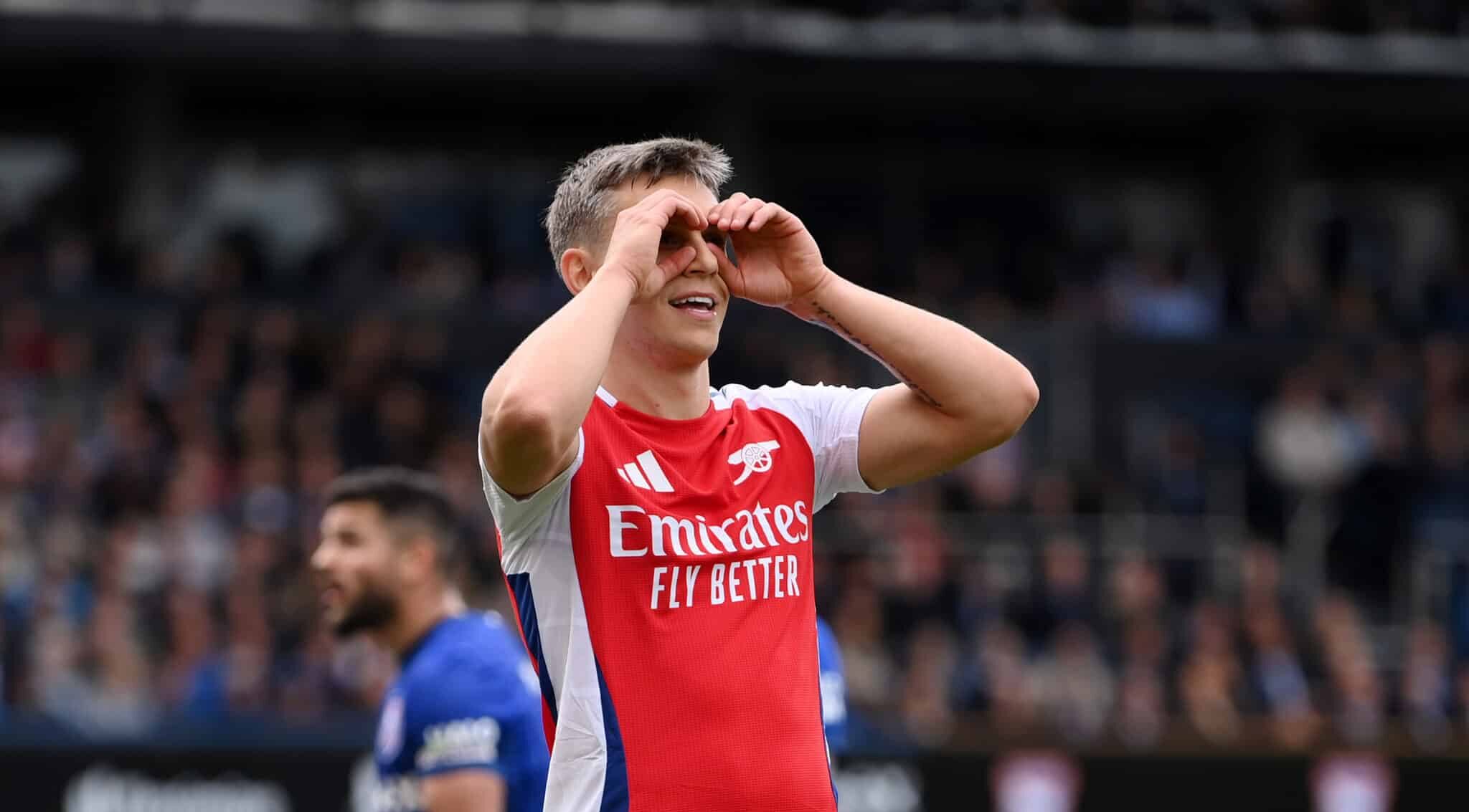 Arsenal player Leandro Trossard celebrates scoring his team's third goal during the Premier League match between Ipswich Town FC and Arsenal FC at Portman Road on April 20, 2025 in Ipswich, England.