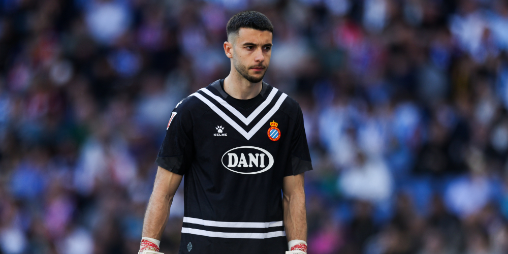 Arsenal are close to winning the race to sign Espanyol goalkeeper Joan Garcia.