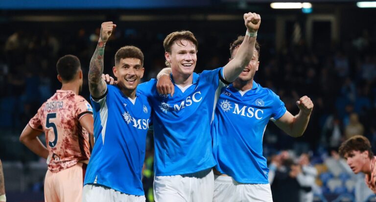Scott McTominay of Napoli celebrates with Giovanni Di Lorenzo and Amir Rrahmani after scoring his side second goal during the Serie A match between Napoli and Torino at Stadio Diego Armando Maradona on April 27, 2025 in Naples, Italy.