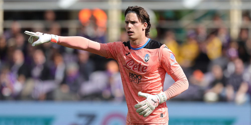 Atalanta goalkeeper Marco Carnesecchi is now among the transfer targets Manchester United are considering this summer.