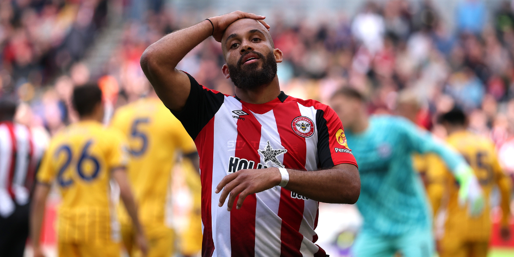 Brentford winger Bryan Mbeumo is 'frustrated' by the delay of his proposed transfer to Manchester United.