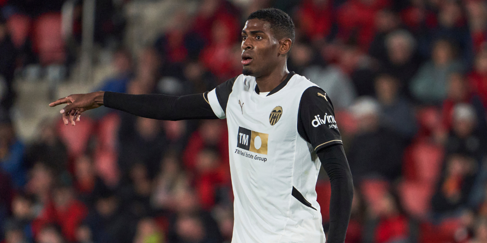 Arsenal reach agreement over signing of Valencia defender Cristhian Mosquera