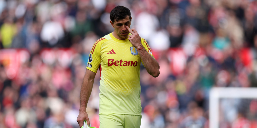 Emi Martinez future Aston Villa Manchester United transfer