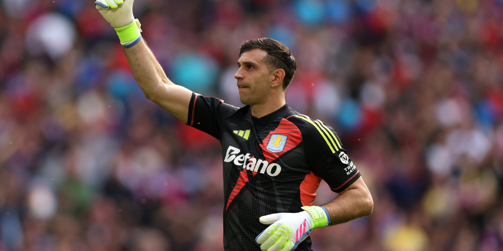 Manchester United Martinez decision set to hinge on sales
