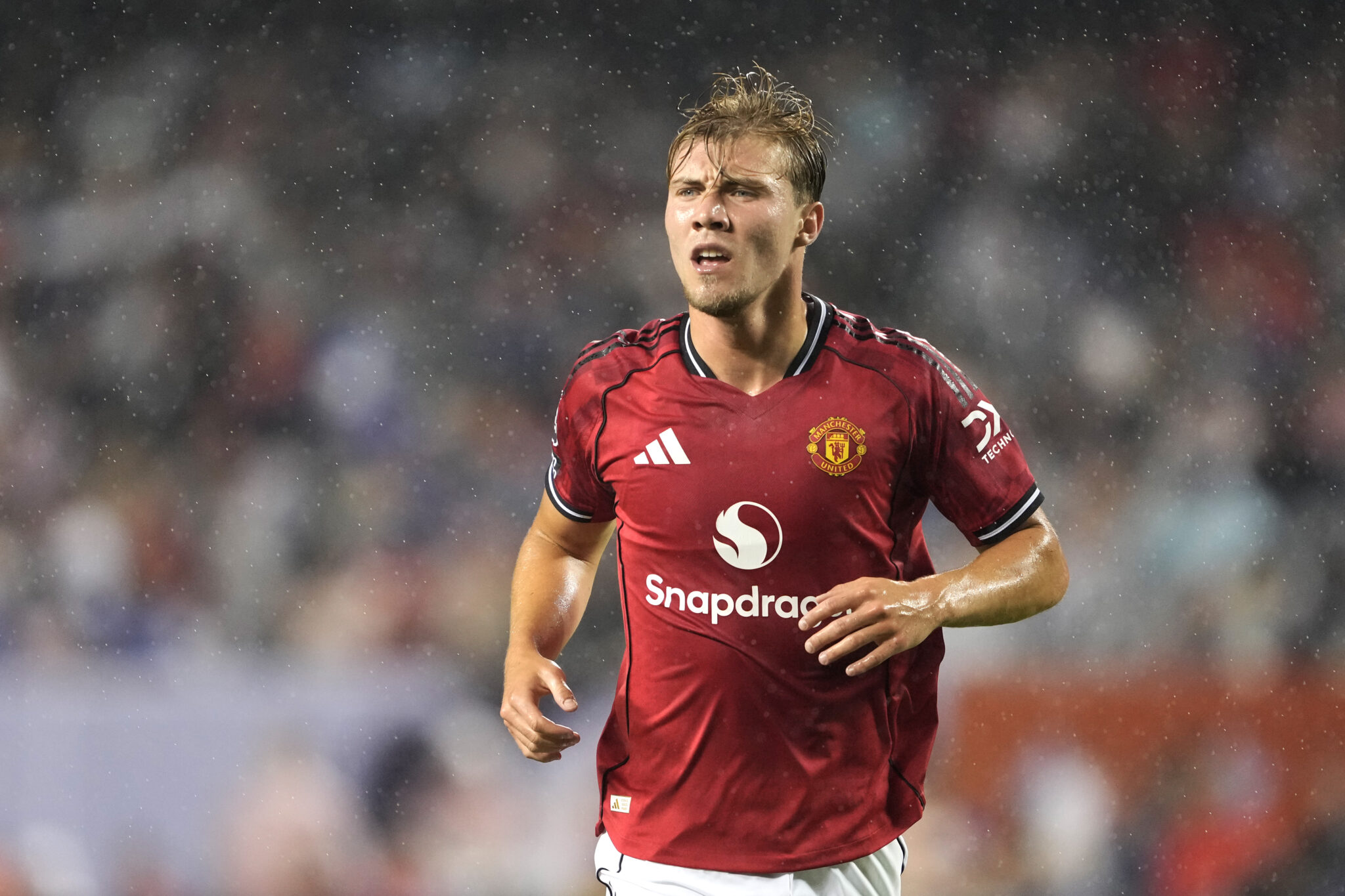 AC Milan are advancing on an agreement to sign Rasmus Hojlund from Manchester United.