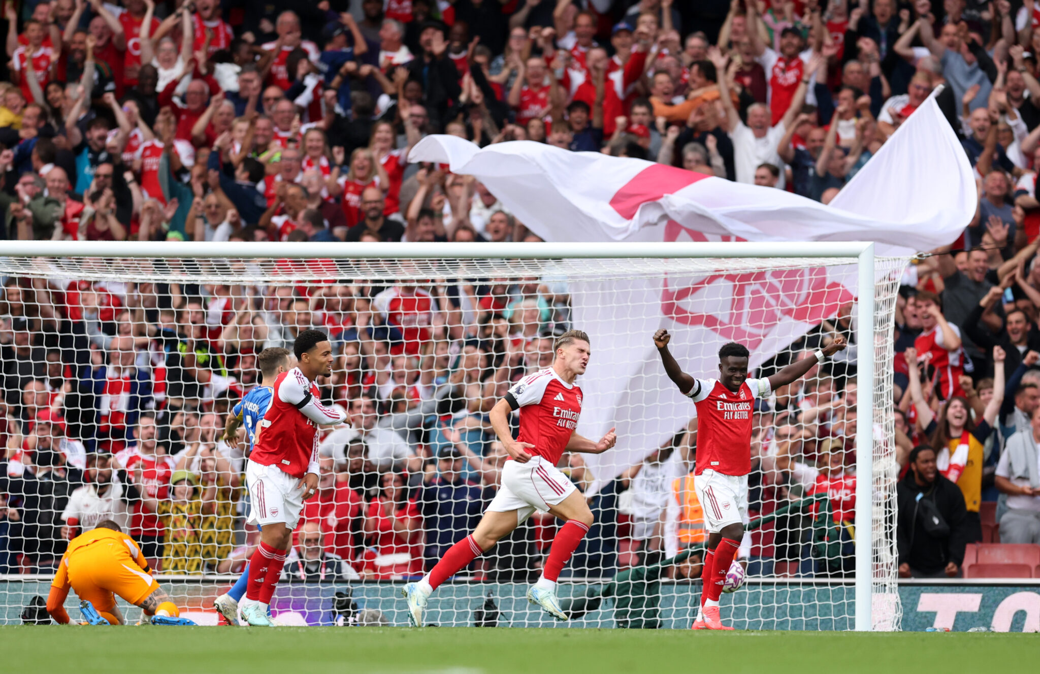 Arsenal move top of Premier League after thrashing Leeds