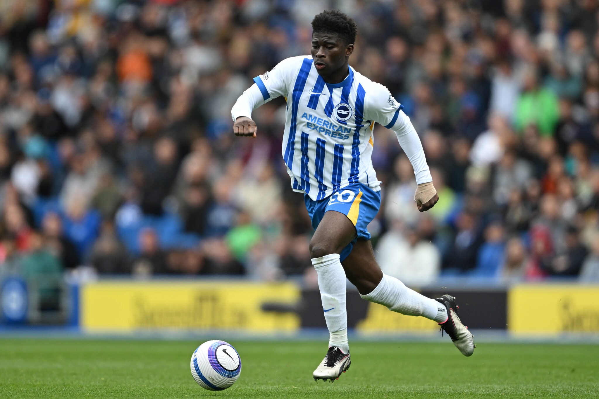 Brighton midfielder Carlos Baleba keen on Manchester United move