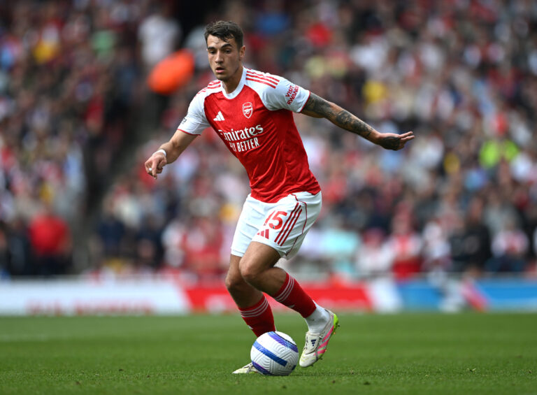 Jakub Kiwior is weighing up an exit from Arsenal