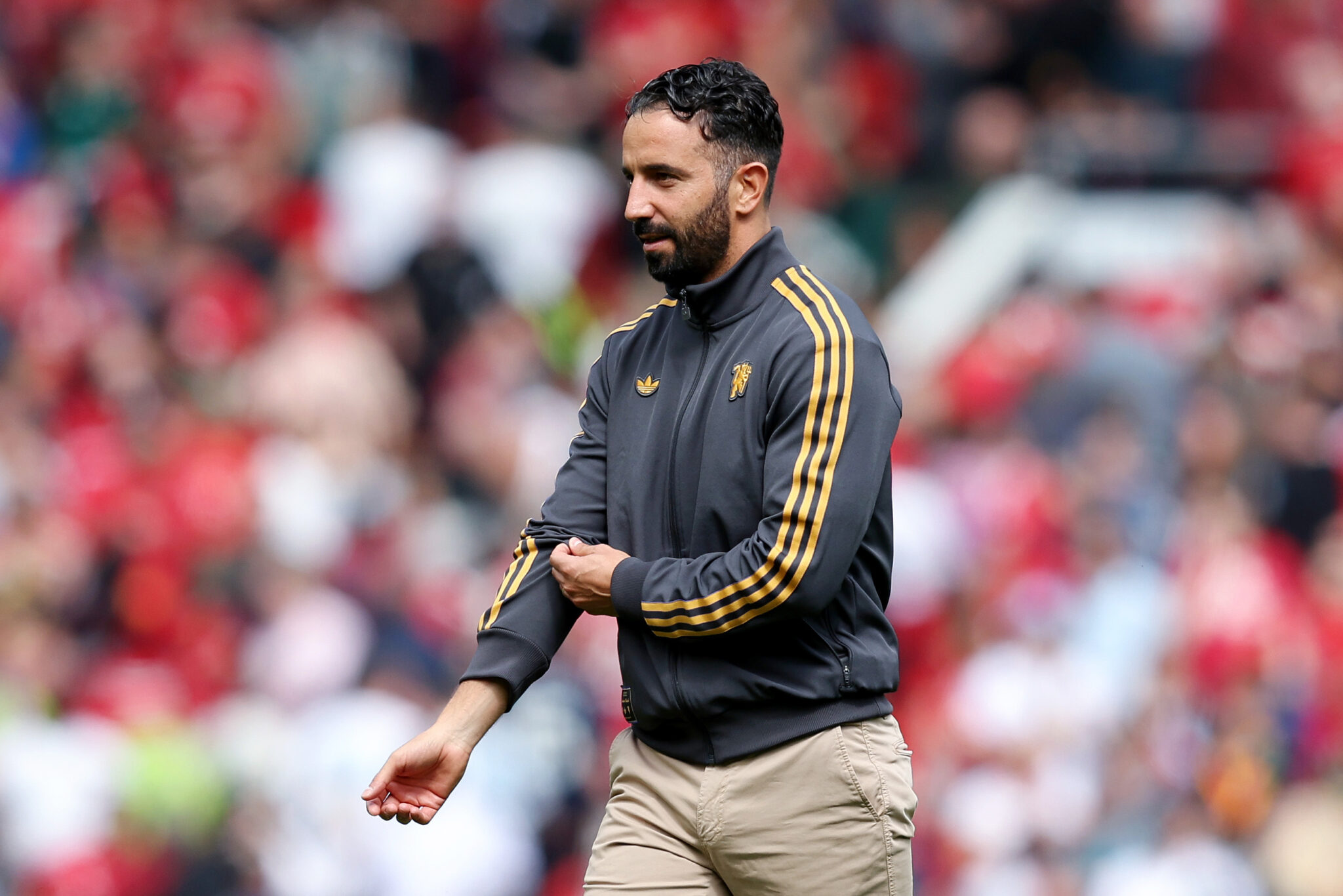 Manchester United and Arsenal name teams for Premier League clash