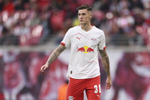Manchester United hesitant to meet Sesko fee