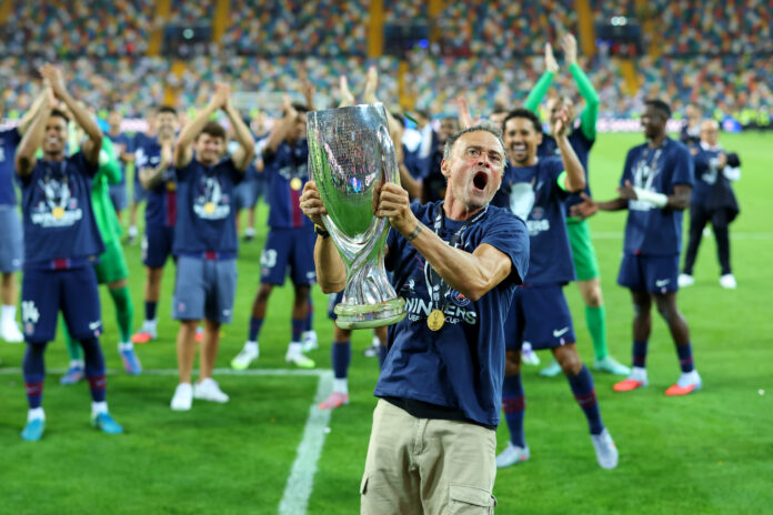 The managers to win the UEFA Super Cup with different clubs