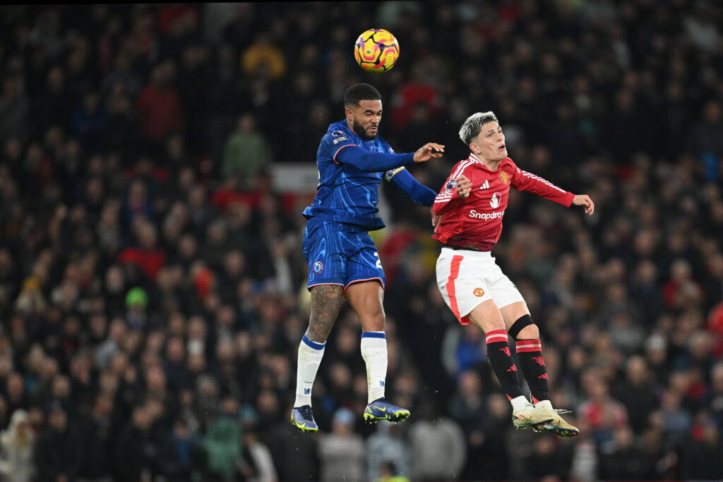 Chelsea 'step up' Garnacho transfer talks with Man United