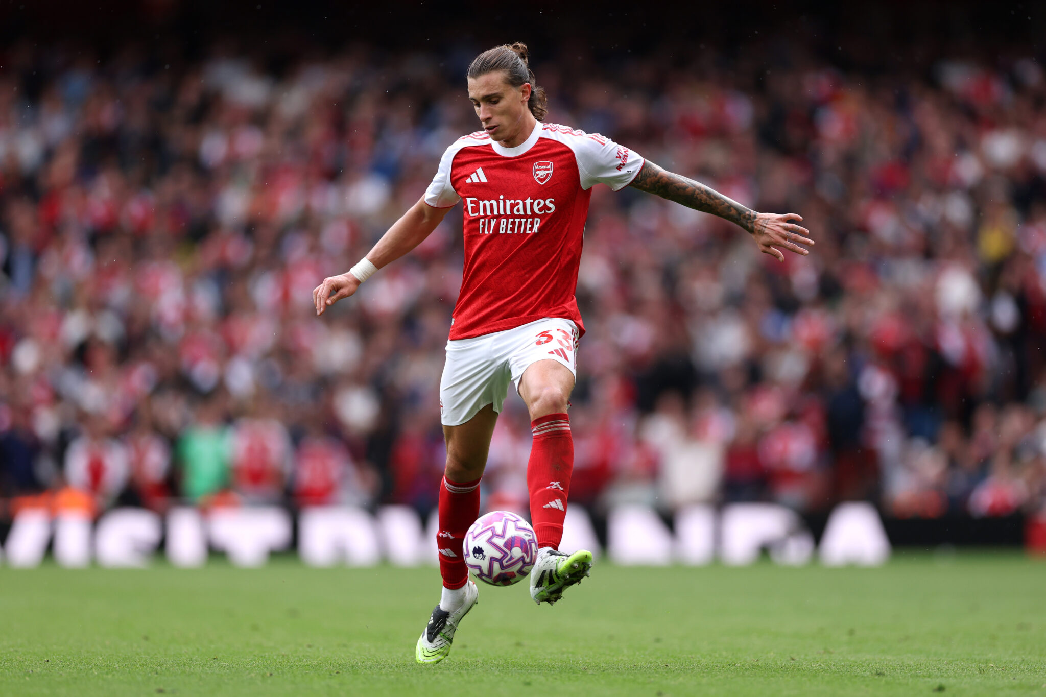 Arsenal defender Riccardo Calafiori has opened up on the differences between football fans in Italy and England.