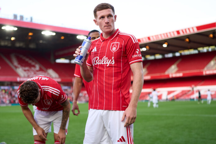 Manchester United plot January move for England midfielder Elliot Anderson