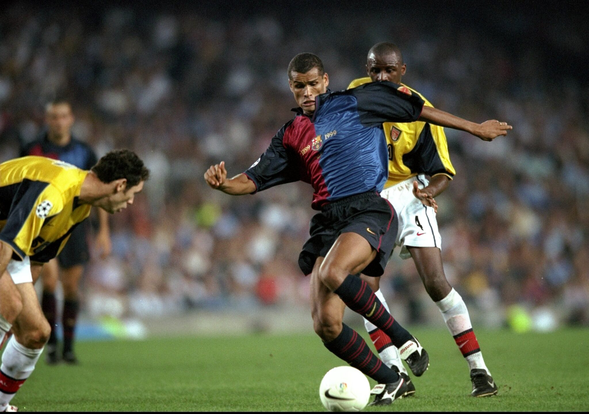 Five footballers who played for both Barcelona and Olympiacos
