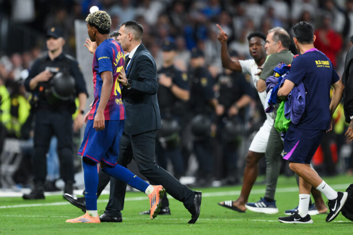 Real Madrid winger Vinicius issues apology for El Clásico controversy Real Madrid winger Vinicius issues apology for El Clásico controversy