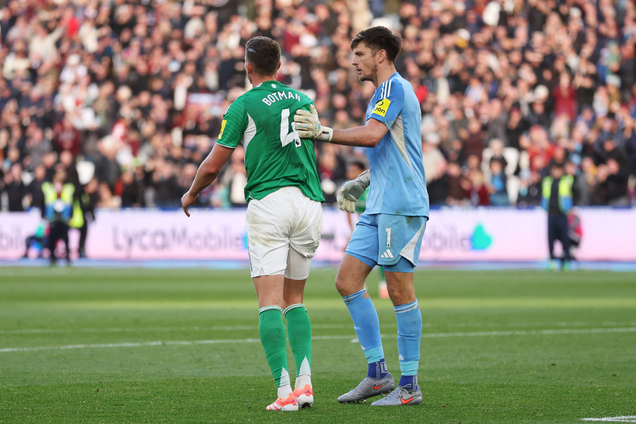 Howe hits out at indefensible Newcastle performance against West Ham