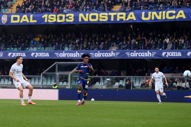 Inter midfielder Zielinski scores sensational Serie A goal against Verona.