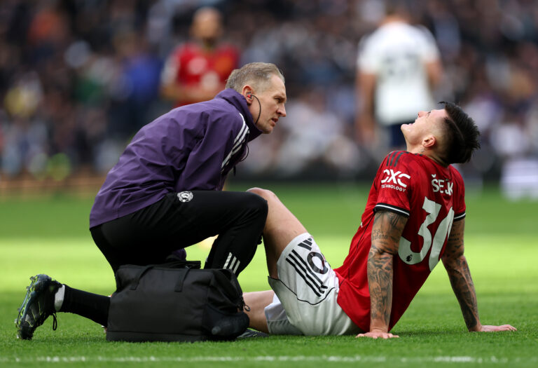 Benjamin Sesko of Man United receives medical treatment during the Premier League match between Tottenham Hotspur and Manchester United at the Tottenham Hotspur Stadium on November 08, 2025 in London, England.
