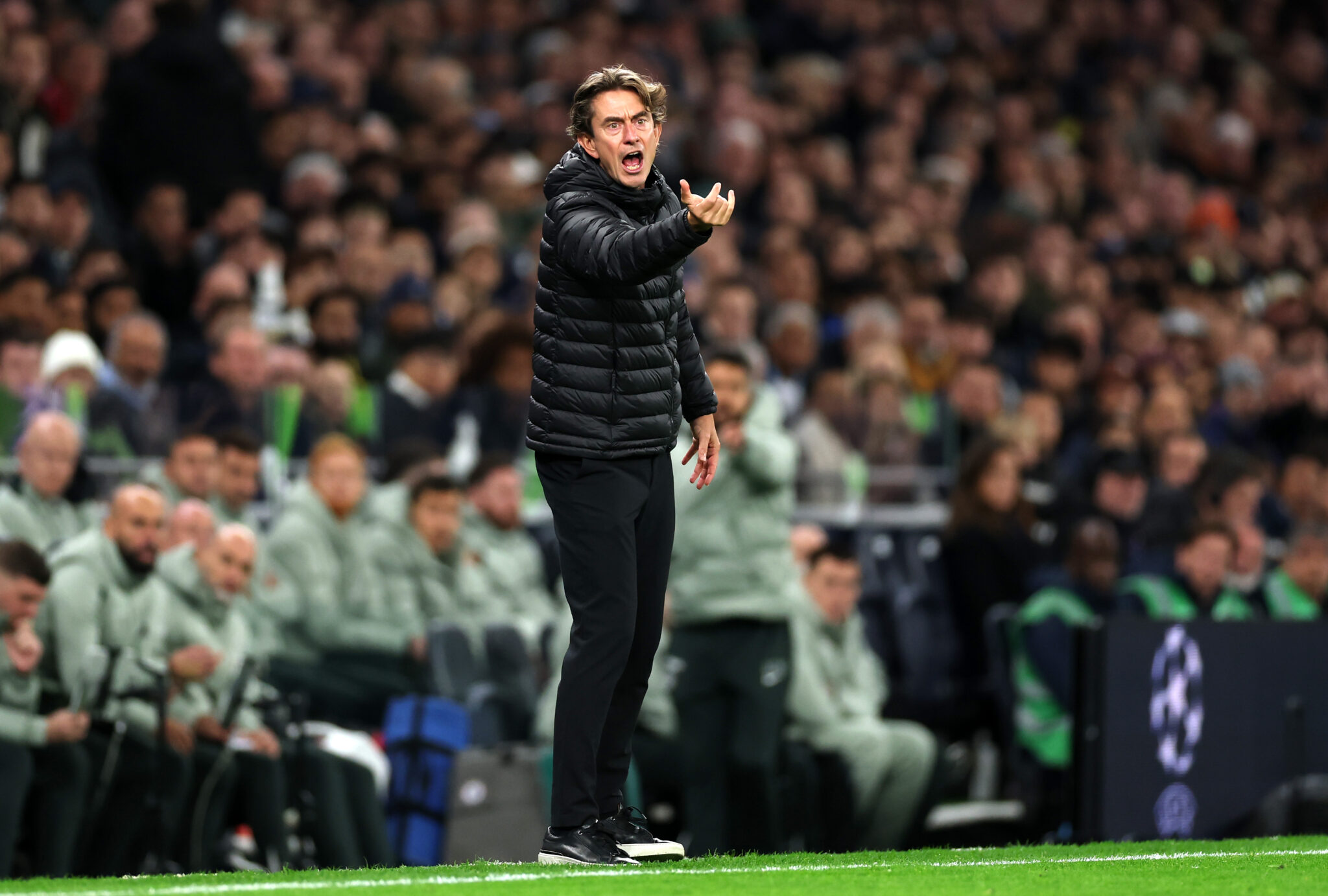 Thomas Frank, Manager of Spurs, shouts instructions during the Premier League match between Tottenham Hotspur and Chelsea at Tottenham Hotspur Stadium on November 01, 2025 in London, England.