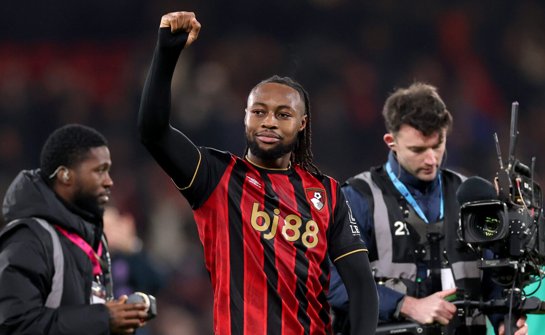 Antoine Semenyo of AFC Bournemouth acknowledges the fans after the Premier League match between Bournemouth and Tottenham Hotspur at Vitality Stadium on January 07, 2026 in Bournemouth, England.