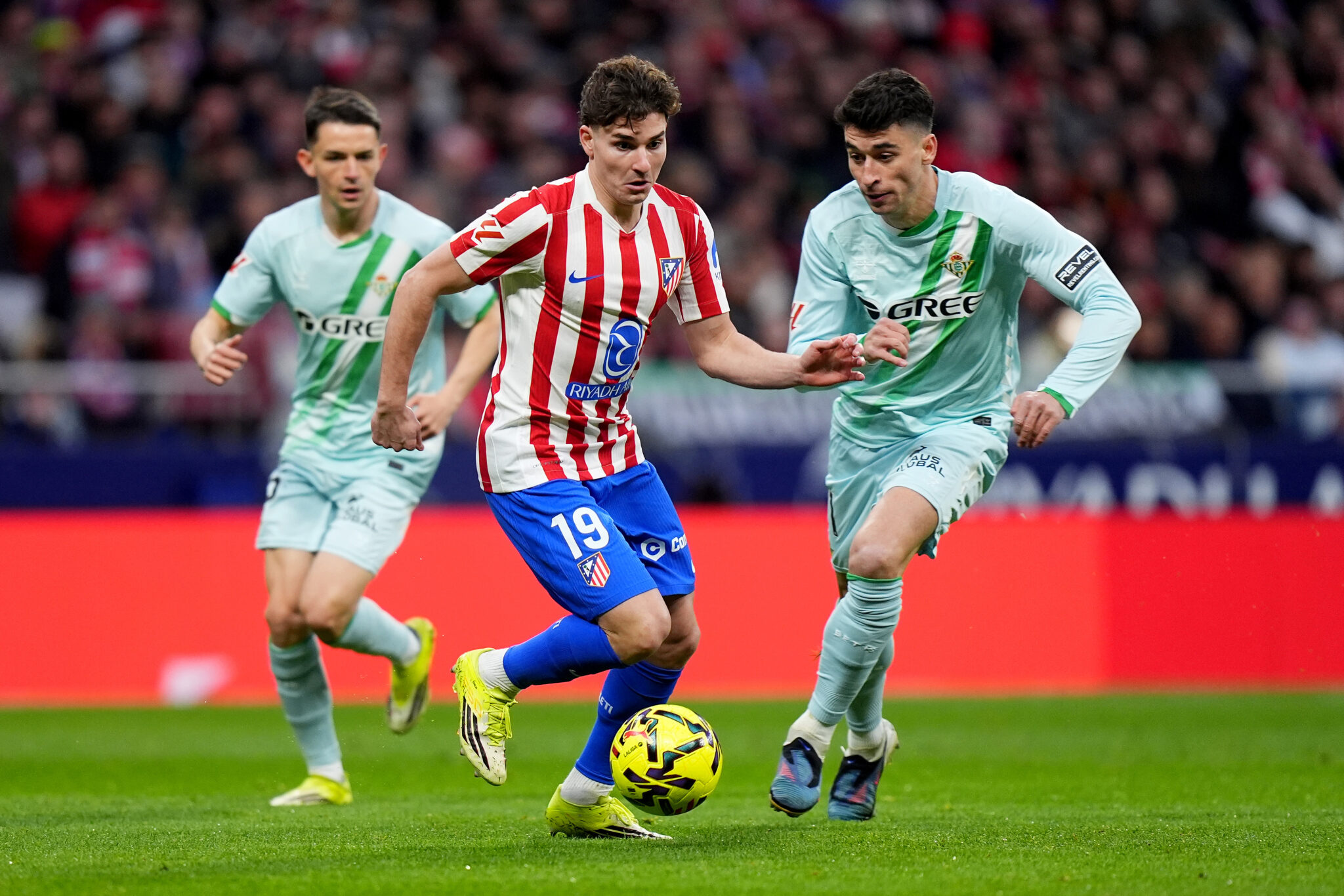 Arsenal and Chelsea competing for Julian Alvarez signing